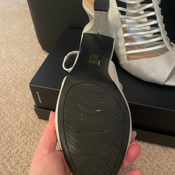 SALE✨Naturalizer Vanity Silver Dress Shoe - Picture 14 of 14